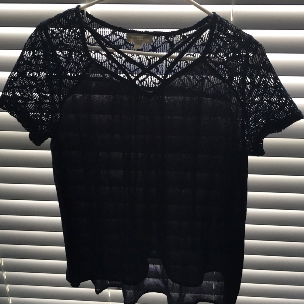 NWOT-only tried on once, large, navy blouse
